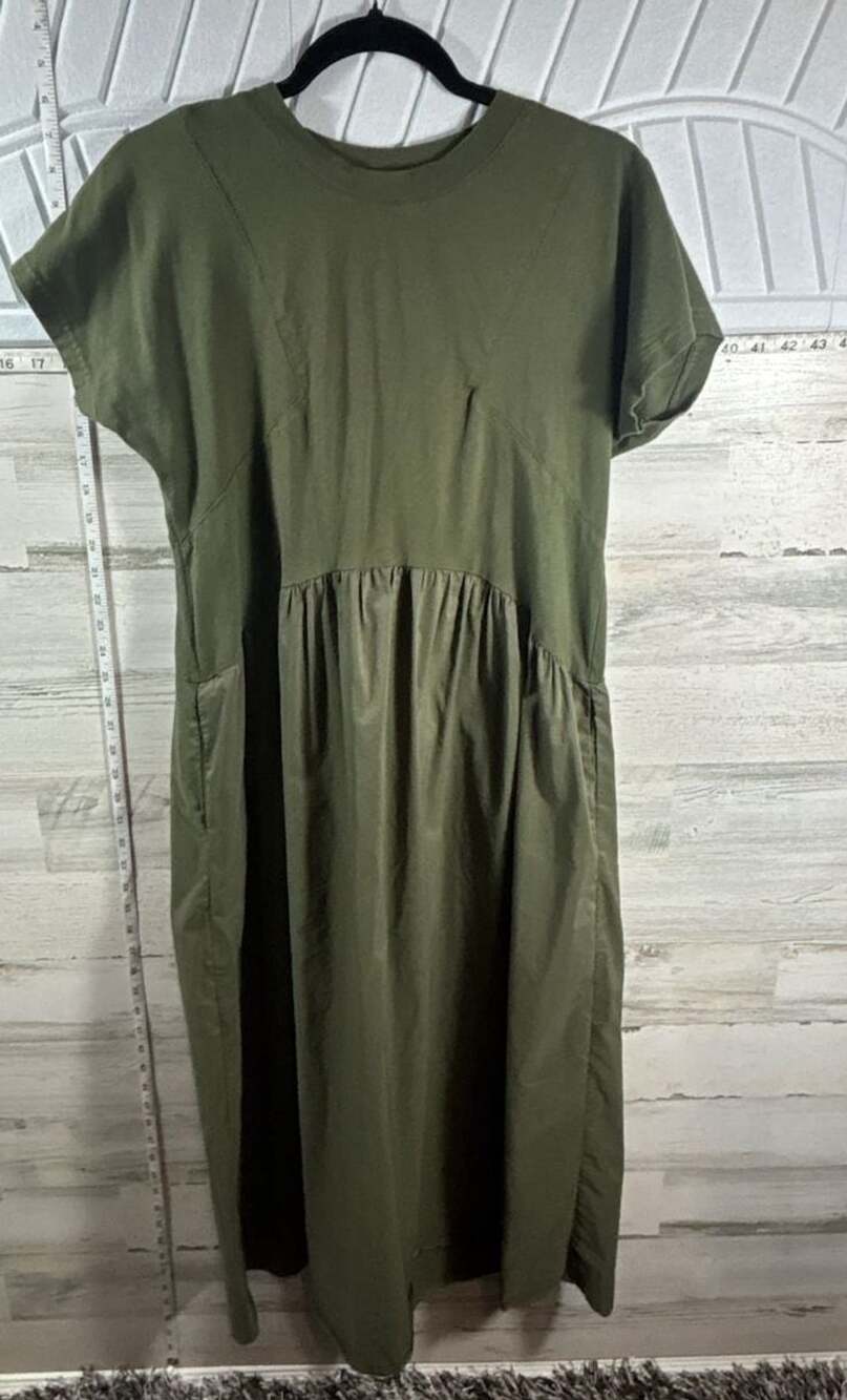 melloday green dress Long w/ pockets! Casual and Comfy or dress it up! Green floral dress